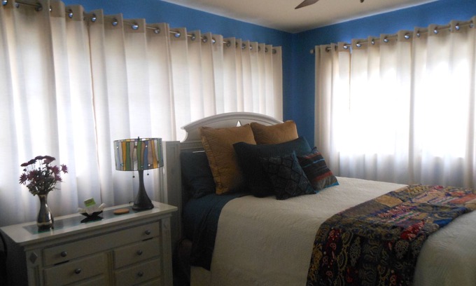Temple Terrace Bed & Breakfast | Room in quiet neighborhood close to I-75, USF, H Lee Moffitt, Verizon & More