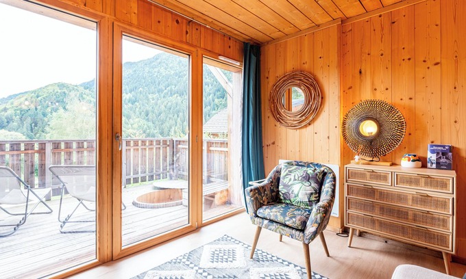 Aillon-le-Jerune Ski Chalet | Room 'Lodge Alchimie' with Mountain View and Private Terrace