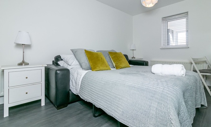 Stevenage House | Room Name - Aspen - Archers House