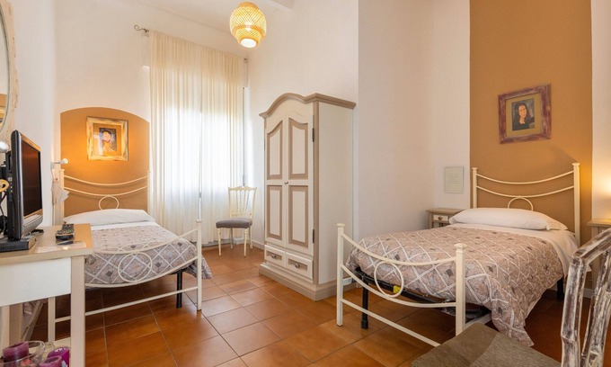 Castellaccio Apartment | Room 'Piccolo Paradiso - Camera 4' with Shared Terrace, Shared Garden and Wi-Fi