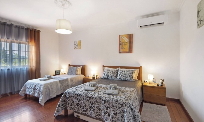 Arouca Apartment | Room 'Quarto 1 2 3' with Mountain View, Wi-Fi and Air Conditioning