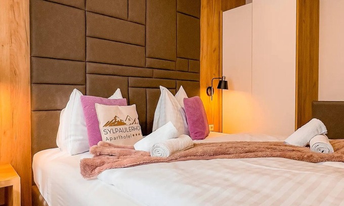 Sankt Michael im Lungau Apartment | Room 'Sylpaulerhof-Dz Deluxe' with Mountain View and Wi-Fi