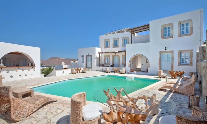 Skala Apartment | Room 'Triple Pool View No 4' with Shared Pool, Wi-Fi and Air Conditioning
