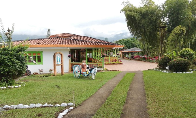 Pereira House | Room with 2 double beds Number 2