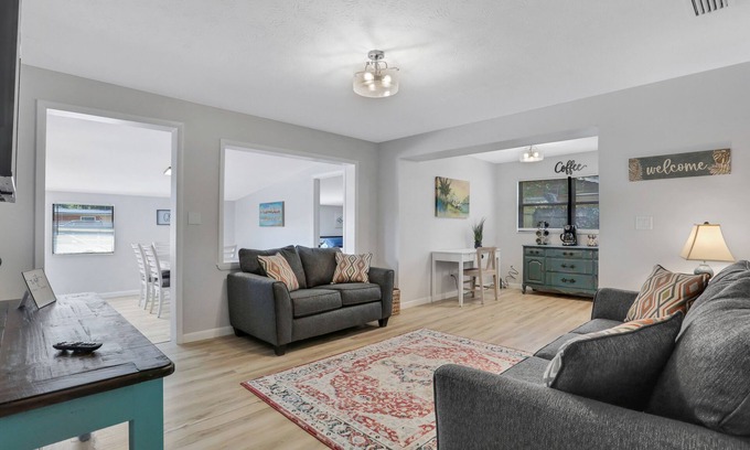 Orange Park House | Roomy 5/2 in Orange Park