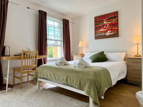 Kings Cross St. Pancras Apartment | Roomy Apartment in King's Cross