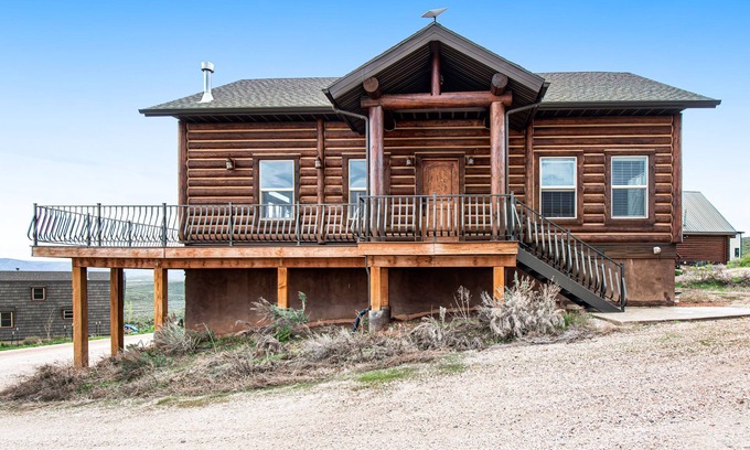 Sweetwater House | Roomy mountain & lake view home with large deck, fireplace, & W/D - dog-friendly