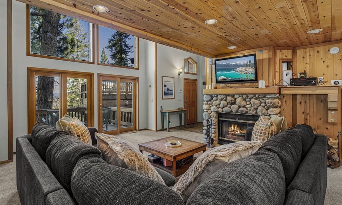 Truckee Cabin | Roomy Northstar Home w/Private Hot Tub, 2 Living Rooms, on the Shuttle Route!