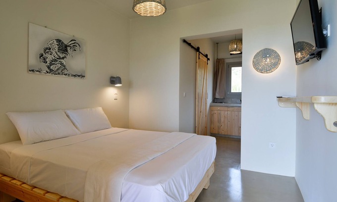 Kipri Hotel | Rooster Guesthouse Rooms - Family Apartment