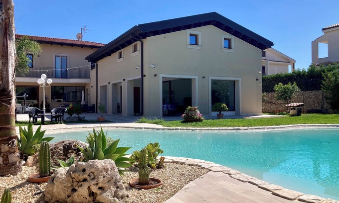 Epipoli Apartment | Rosa's House