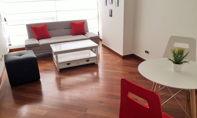 Financial District Apartment | Rosales Charming Flat
