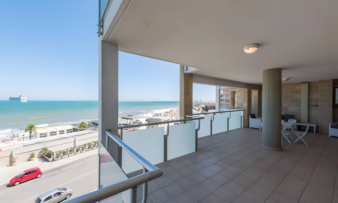 Municipio 3 Apartment | Rosato 60 – Sea View Apartment with Terrace, Wi-Fi, and Air Conditioning