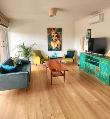 Rosebud House | Rosebud Retro Retreat