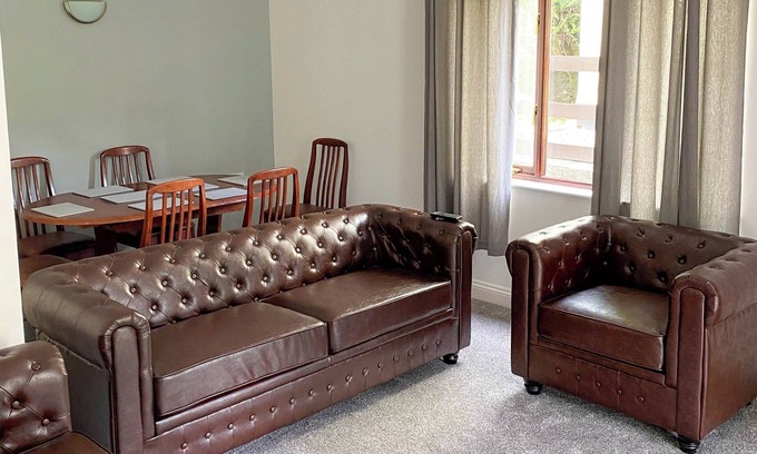 Liskeard Cottage | Rosecraddoc Manor - Riverbank