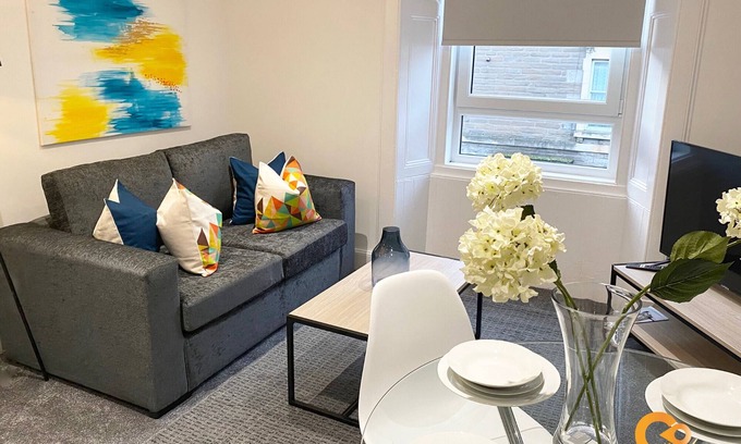 Glenisla Apartment | Rosefield Street by Central Serviced Aaprtments