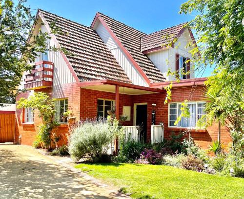 Rosebud House | Rosehaven on Rosebud