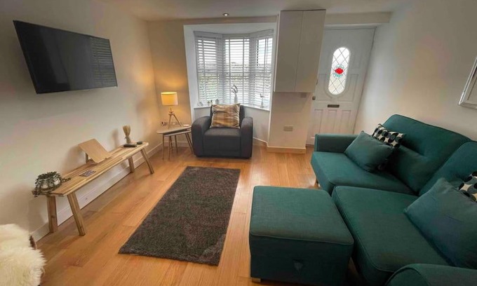 Malltraeth House | Roselea Cottage