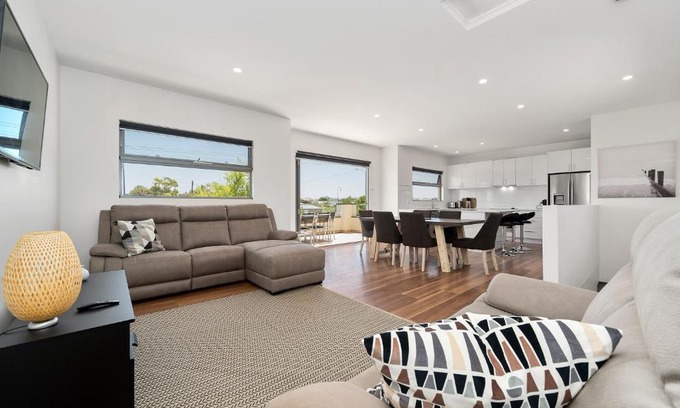 Dromana House | Rosewater Townhouses Dromana