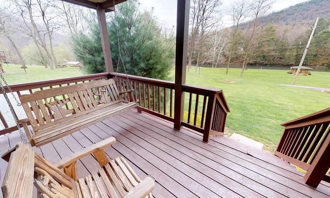 Sabinsville Cabin | Rough Cut Lodge - Spruce Cabin