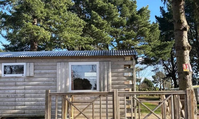 Guemene-Penfao Cabin | ROULOTTE ARIZONA 1bed, (no sanitary facilities, 1 water point) sleeps 4