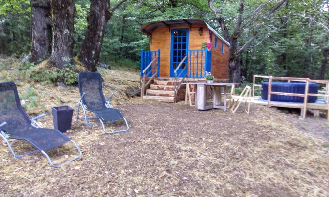 Valgorge Cabin | Roulotte le Bleuet, in a natural setting close to hiking trails
