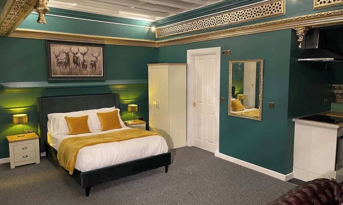 Southport Apartment | Royal Birkdale Bright Skylight Studio Near Beach & Lord Street