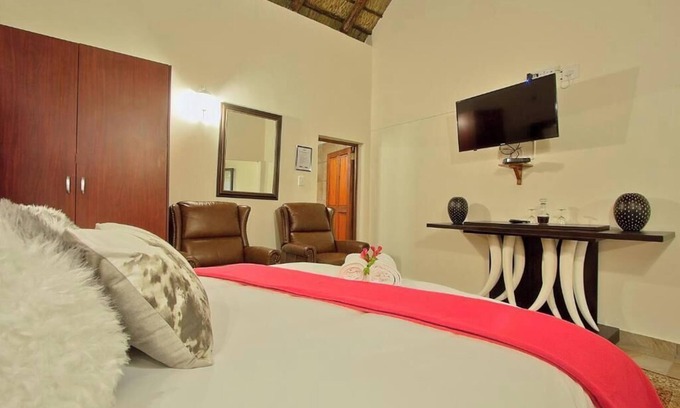Marloth Park Apartment | Royal Marlothi Kruger Safari Lodge and Spa Family Room with Shower