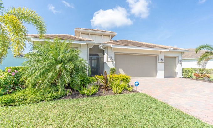 Naples House | Royal Stag Naples Reserve