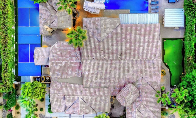 Indio House | Royale: Pickleball, Waterslide, Game RM