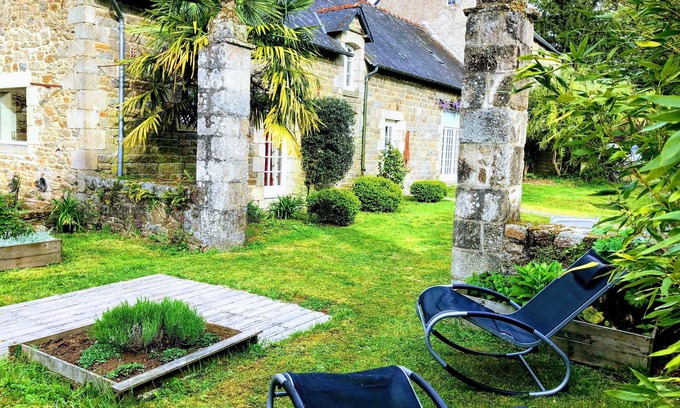 Quintin House | Roz Maria Cottage – Spacious, Modern, and Private Park, 20 Minutes from the Sea