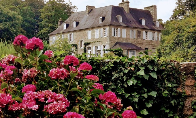 Quintin House | Roz Maria Estate – Manor & Large Gîte for 32, Ideal for Weddings & Seminars