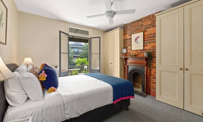 Rozelle House | Rozelle Terrace Heritage Charm near the Foreshore
