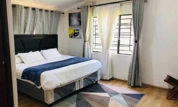 Lusaka House | Ruby's Haven w/Back up power supply