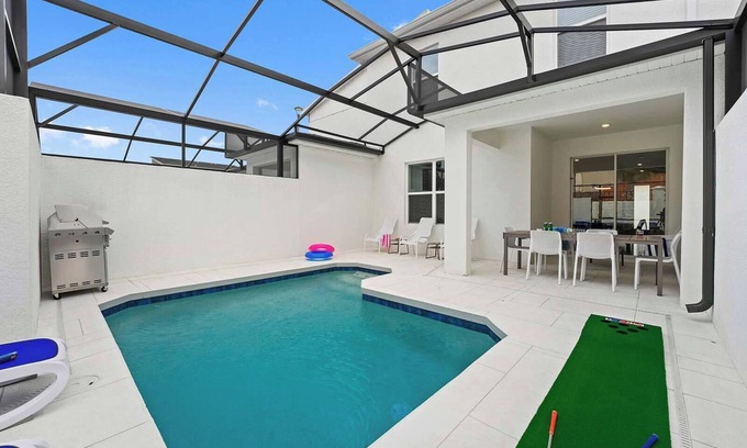 Florida Center House | Ruby’s Retreat | Luxe suites, big PVT pool & patio - mins to Universal & airport