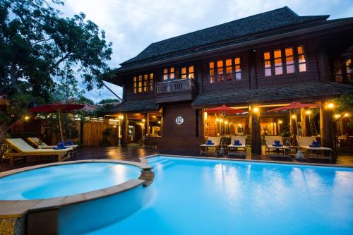 Chang Phueak Resort | Ruen Come In