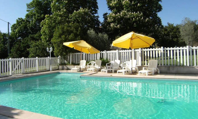 Blaymont Cottage | Rural cottage Lapeyrotte with pool and sleeps 16 in Pays de Serres-Quercy