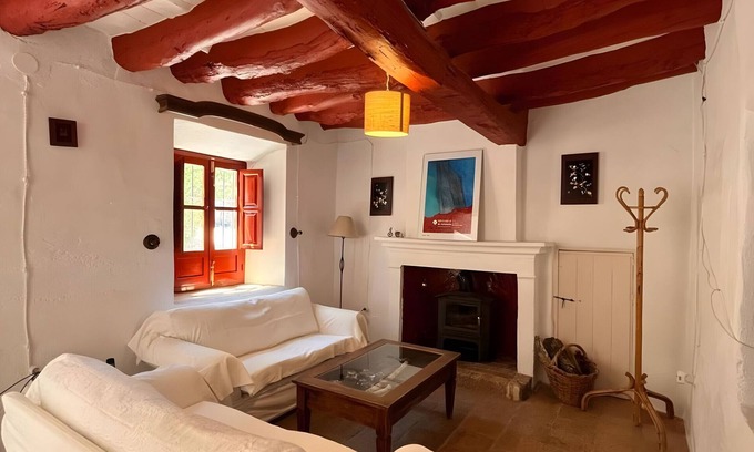 Otura House | Rural house 'La Casa Del Colono' with mountain views, shared pool and Wi-Fi