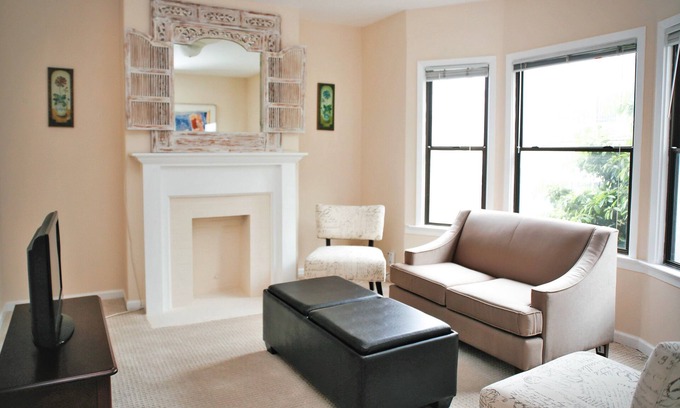 Russian Hill Apartment | Russian Hill Contemporary 3/1 Apartment, Safe and Great Location