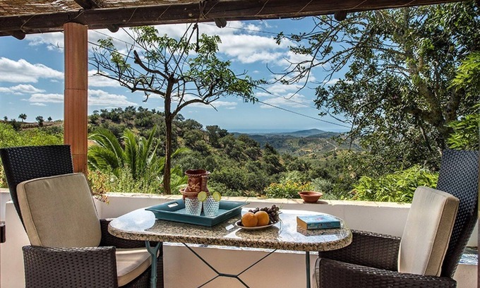 Fonte do Bispo House | Rustic 3-bedroom Country Retreat With Pool, Free Wi-fi, and Breathtaking Views