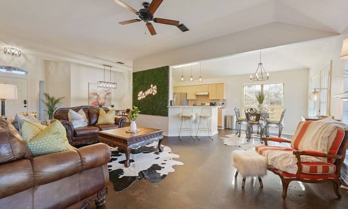Shirewood House | Rustic Aggie ~ Aggieland Vacation Rentals
