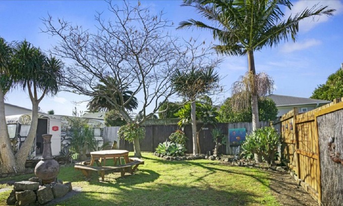 Waihi Beach Cabin | Rustic and comfortable, walk to beach and town