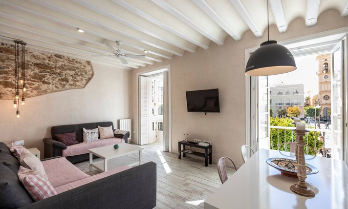 Old Town Apartment | Rustic Apartment "Casa Bugambilla" in Very Central Location with Balcony & Wi-Fi