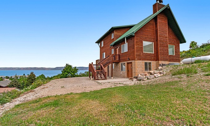 Harbor Village Cabin | Rustic cabin overlooking Bear Lake with WiFi, fireplace