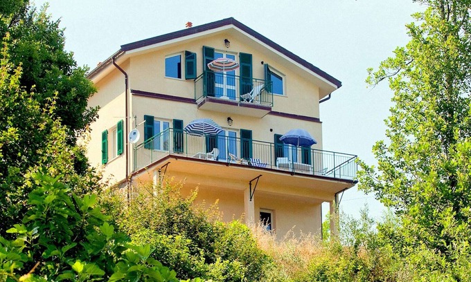 Sesta Godano Villa | Rustic Cottage Charm in Liguria