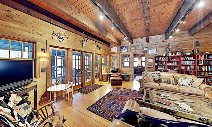 Stone Lake Cabin | Rustic Elegance Beautiful cabin with screen porch on clear, private lake