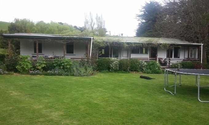 Wanstead Cottage | Rustic Farm Cottage in Wanstead Valley