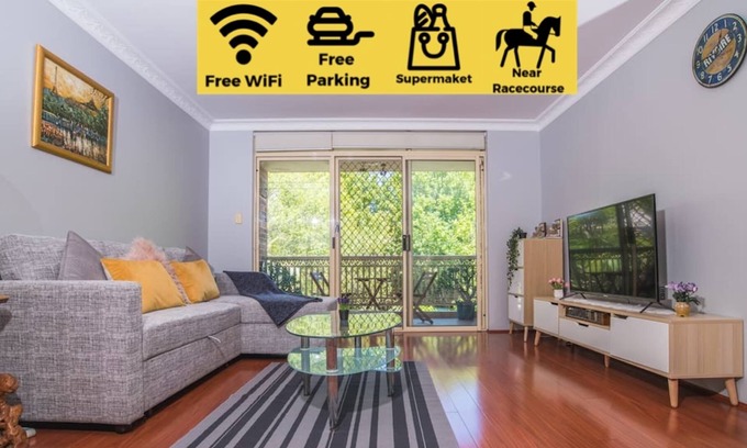 Randwick Apartment | Rustic Hardwood 2 Bedroom Apartment in Randwick