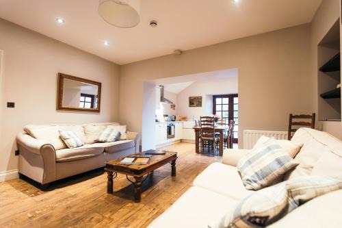 Bailliesmill Villa | Rustic Heritage Farm Cottage, 2 Bed, Retreat