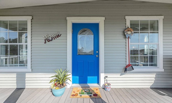 LaBelle Other | Rustic Homestead near town life. Cows, goats grazing.