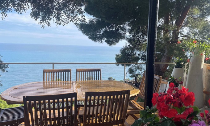 Ventimiglia House | Rustic house